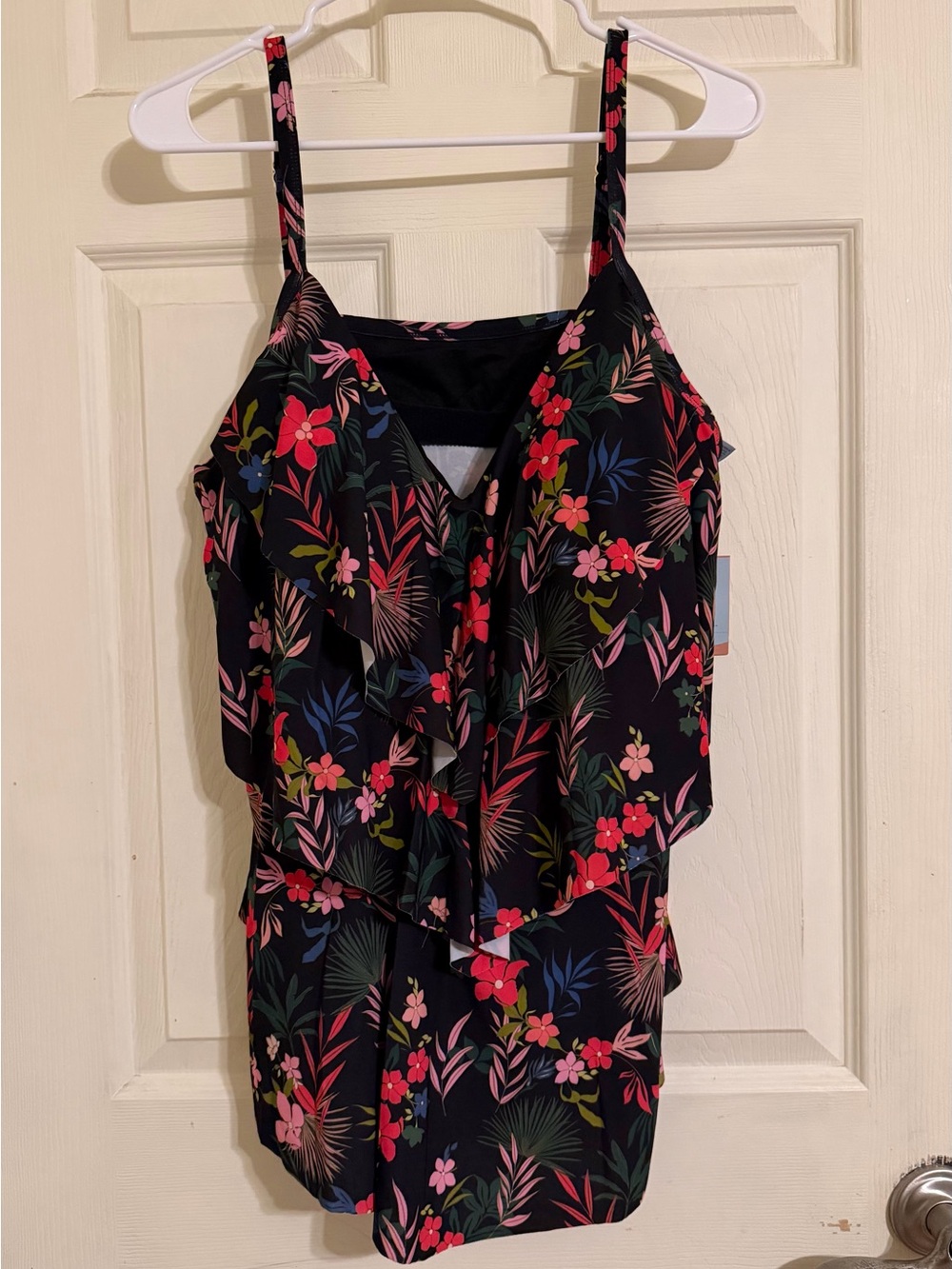 Shade & shore summer feature Floral Ruffle swim  Top size 1X